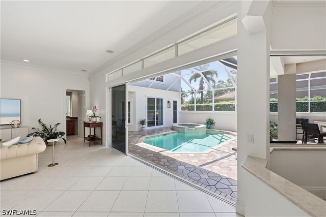 2844 Coco Lakes DR, Naples, FL 34105