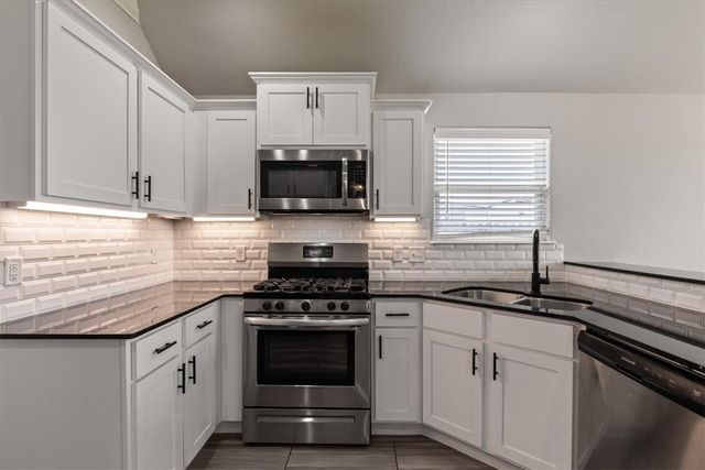 611 Holly Street, Centerton, AR 72719