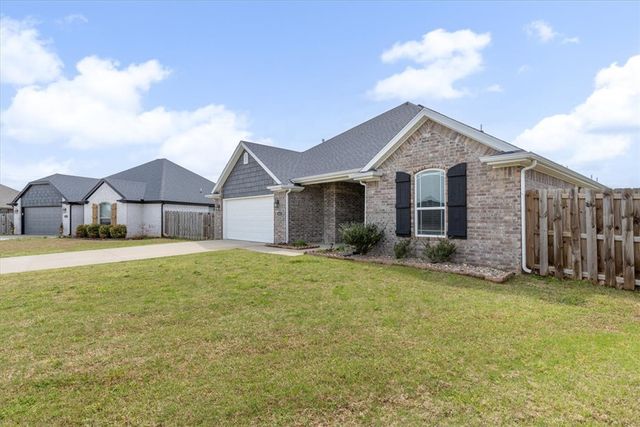 611 Holly Street, Centerton, AR 72719
