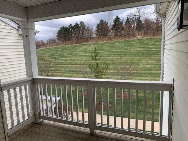 2327 Silverstone Drive 2327, Carpentersville, IL 60110