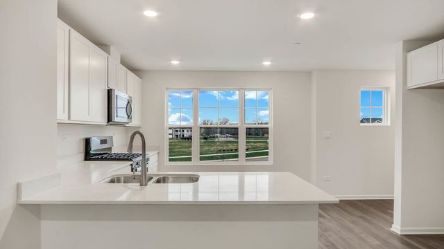 417 Lakeshore Court, St. Charles, IL 60174