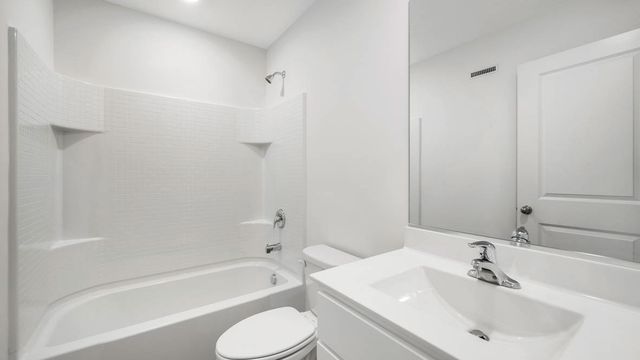 417 Lakeshore Court, St. Charles, IL 60174
