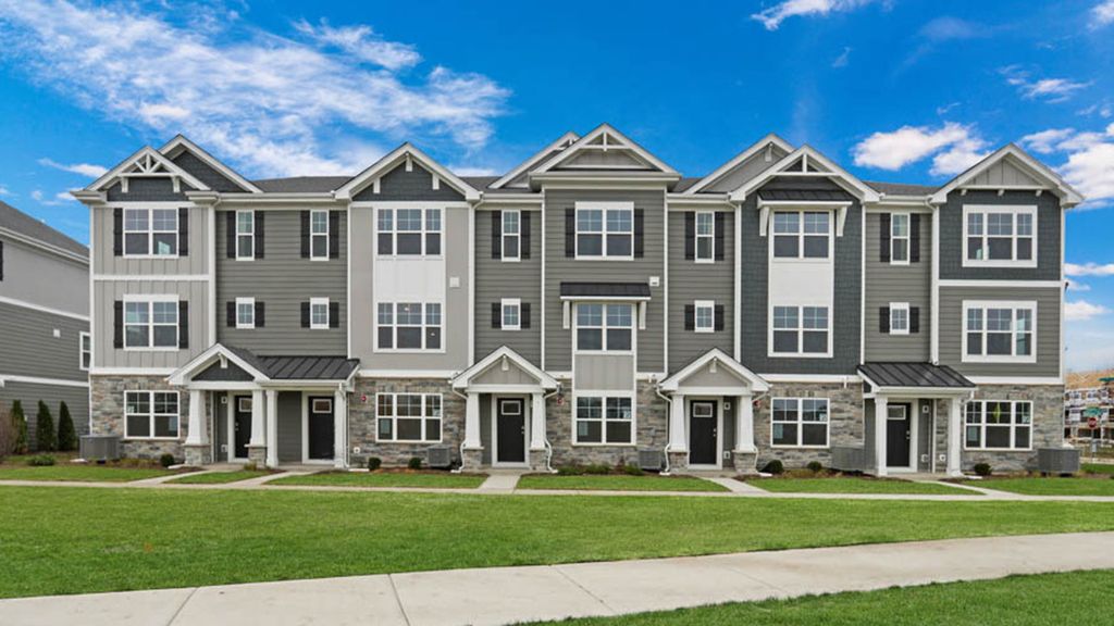 417 Lakeshore Court, St. Charles, IL 60174