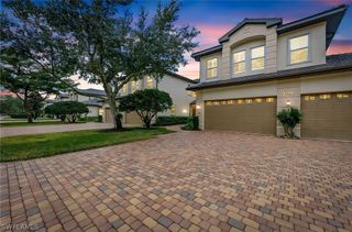 6057 Ashford LN 402, Naples, FL 34110