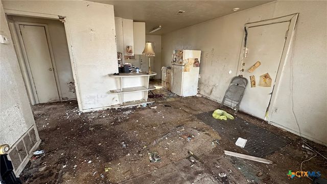 715 W Avenue B, Copperas Cove, TX 76522