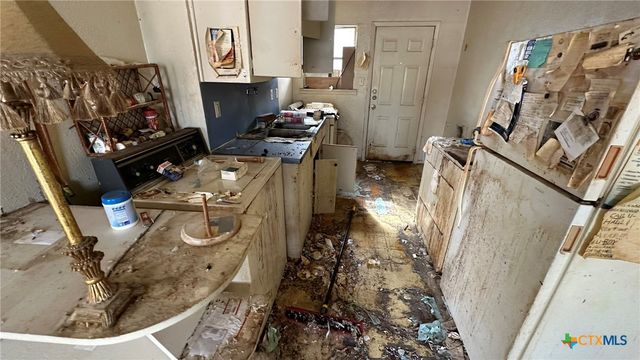 715 W Avenue B, Copperas Cove, TX 76522