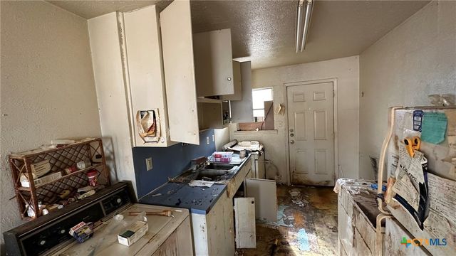 715 W Avenue B, Copperas Cove, TX 76522