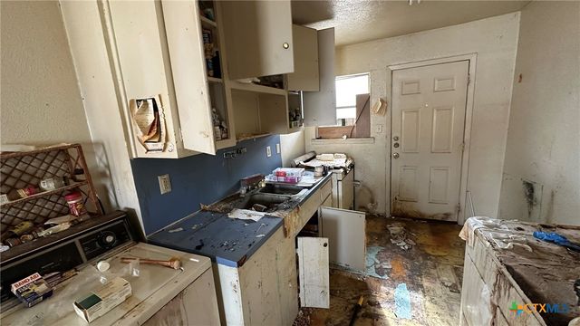 715 W Avenue B, Copperas Cove, TX 76522