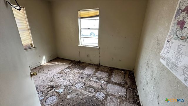 715 W Avenue B, Copperas Cove, TX 76522