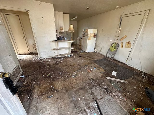 715 W Avenue B, Copperas Cove, TX 76522