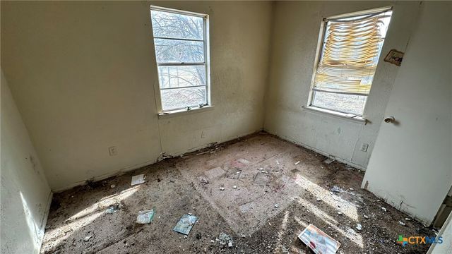 715 W Avenue B, Copperas Cove, TX 76522