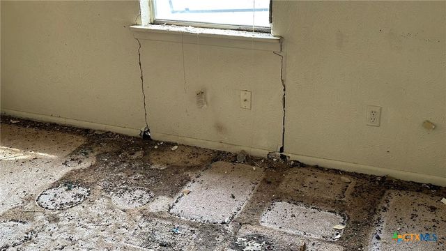 715 W Avenue B, Copperas Cove, TX 76522