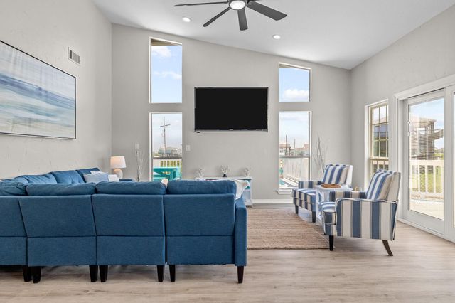 920 Copacabana Drive, Crystal Beach, TX 77650