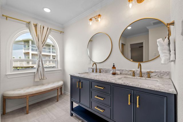 920 Copacabana Drive, Crystal Beach, TX 77650