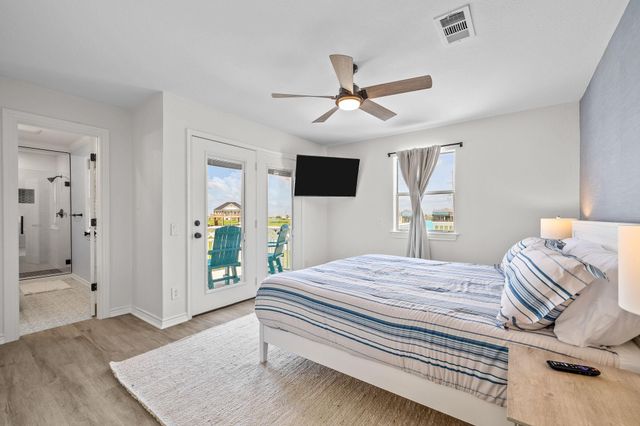 920 Copacabana Drive, Crystal Beach, TX 77650