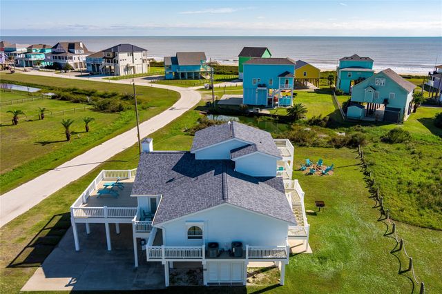 920 Copacabana Drive, Crystal Beach, TX 77650