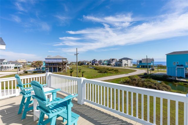 920 Copacabana Drive, Crystal Beach, TX 77650