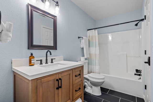 920 Copacabana Drive, Crystal Beach, TX 77650