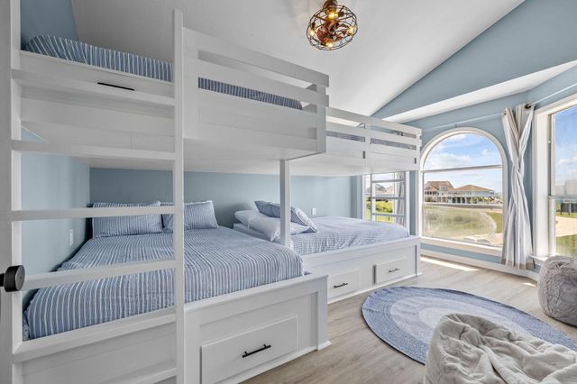 920 Copacabana Drive, Crystal Beach, TX 77650