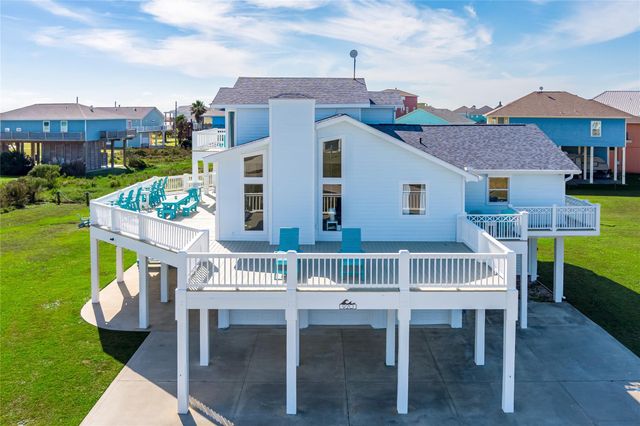 920 Copacabana Drive, Crystal Beach, TX 77650