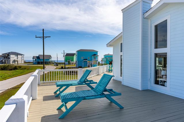 920 Copacabana Drive, Crystal Beach, TX 77650