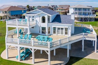 920 Copacabana Drive, Crystal Beach, TX 77650