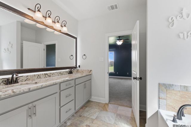 41294 Hackett Canal Dr, Gonzales, LA 70737