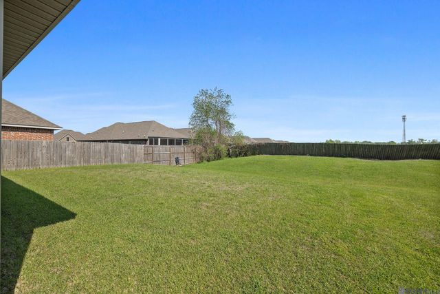 41294 Hackett Canal Dr, Gonzales, LA 70737