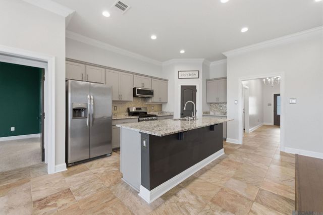 41294 Hackett Canal Dr, Gonzales, LA 70737