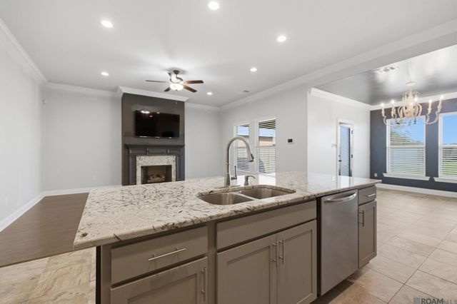 41294 Hackett Canal Dr, Gonzales, LA 70737