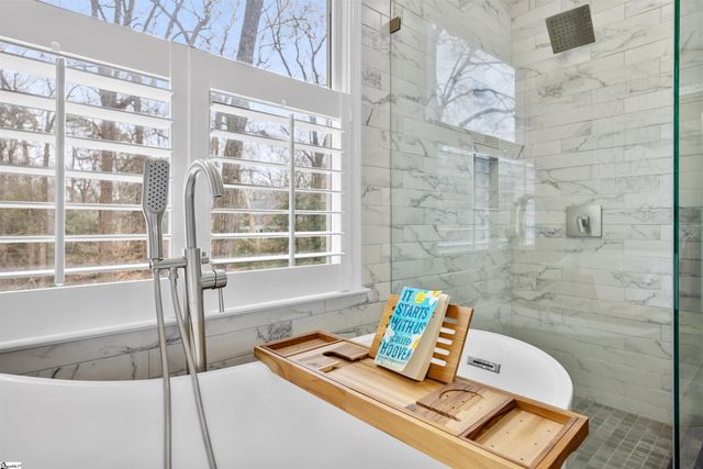 18 Wrenwood Court, Greer, SC 29651