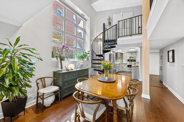 656 W Buckingham Place 1E, Chicago, IL 60657