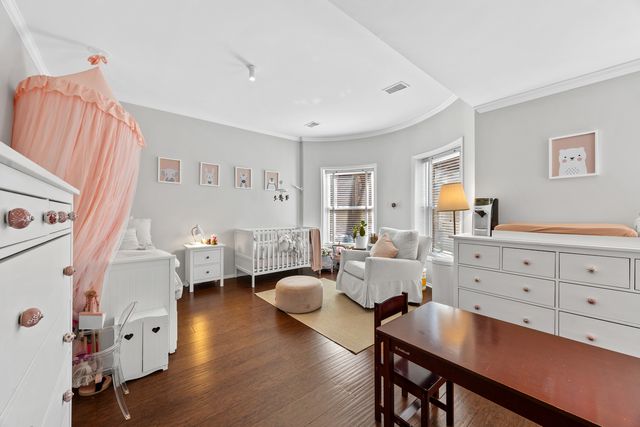 656 W Buckingham Place 1E, Chicago, IL 60657