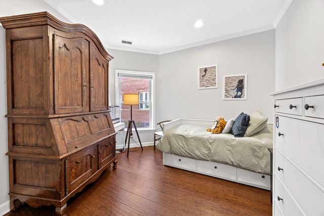 656 W Buckingham Place 1E, Chicago, IL 60657