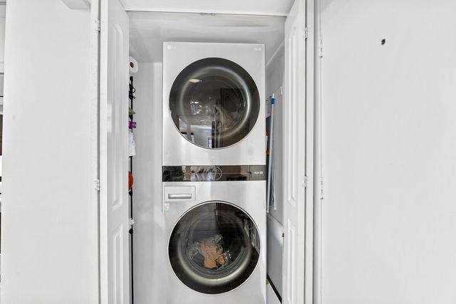 656 W Buckingham Place 1E, Chicago, IL 60657