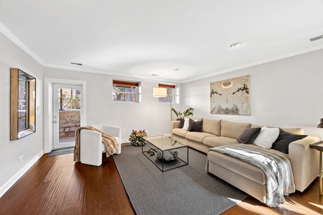 656 W Buckingham Place 1E, Chicago, IL 60657