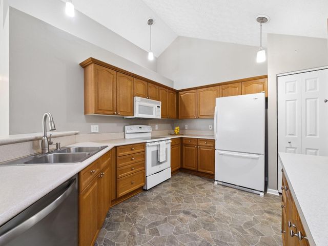 2536 Landings Way, 7, Grove City, OH 43123