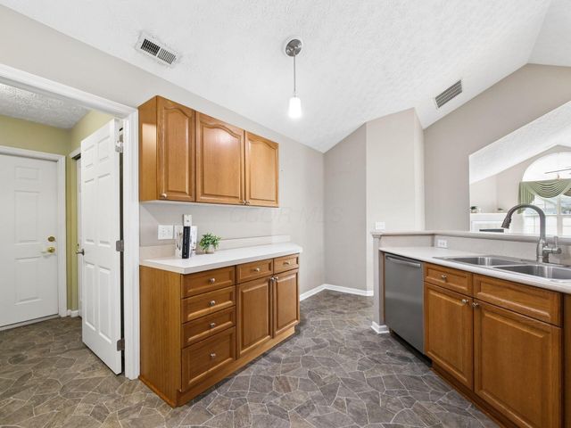 2536 Landings Way, 7, Grove City, OH 43123