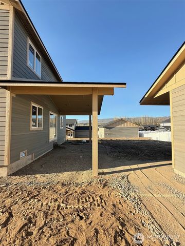 150 Juanita Way, Malaga, WA 98828