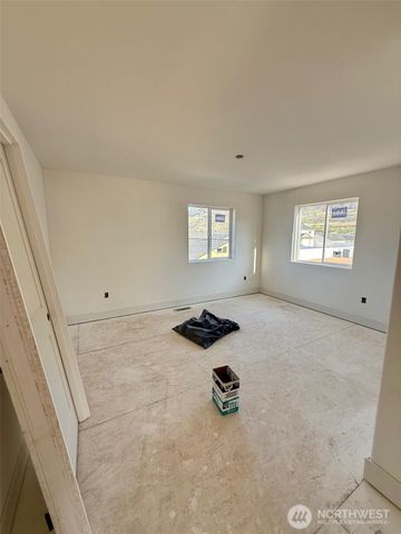 150 Juanita Way, Malaga, WA 98828