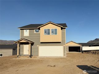 150 Juanita Way, Malaga, WA 98828