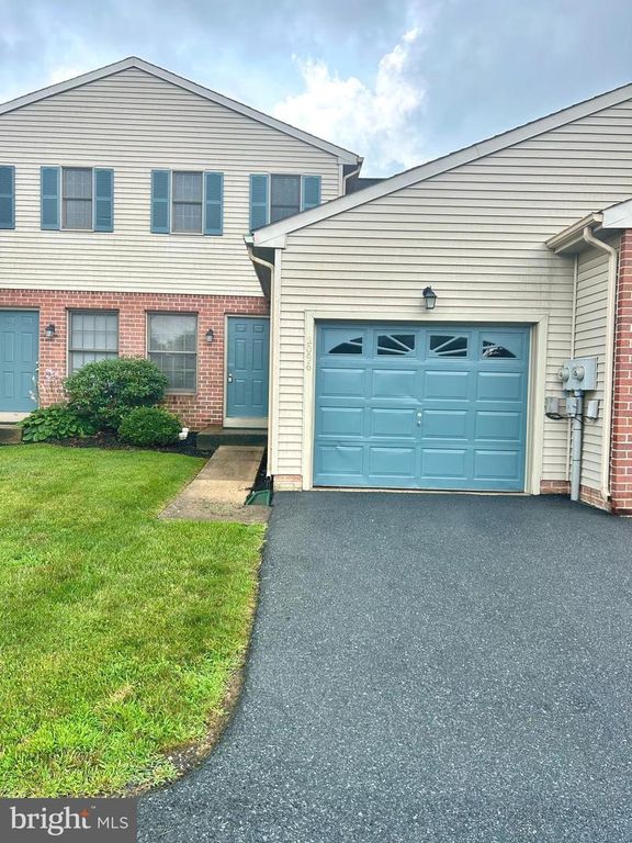 2096 WALNUT ST, Lebanon, PA 17042