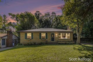 1426 Lewison Avenue NE, Grand Rapids, MI 49505