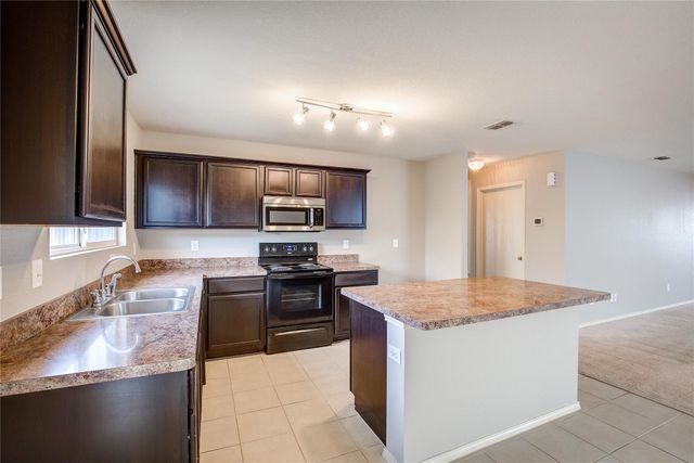 3104 Middleview Road, Fort Worth, TX 76108