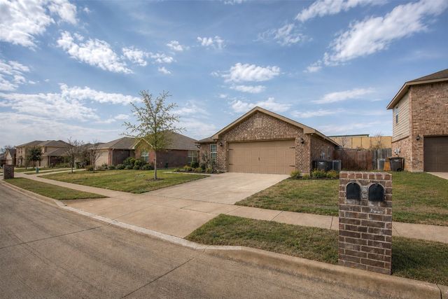 3104 Middleview Road, Fort Worth, TX 76108
