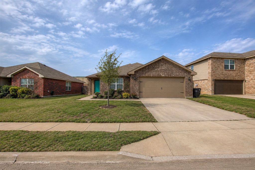 3104 Middleview Road, Fort Worth, TX 76108