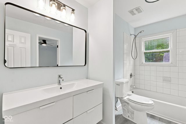 3570 Decamp Drive, Indianapolis, IN 46226