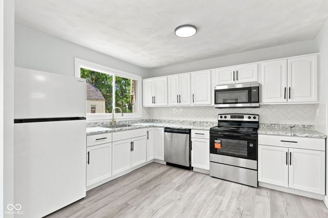 3570 Decamp Drive, Indianapolis, IN 46226