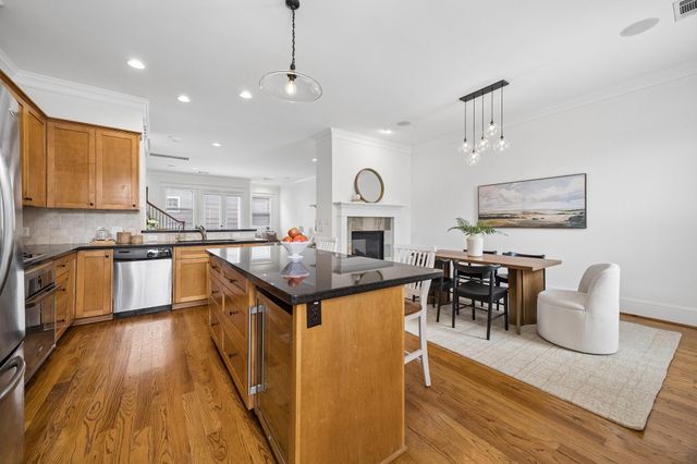 916 Lawrence Street A, Houston, TX 77008