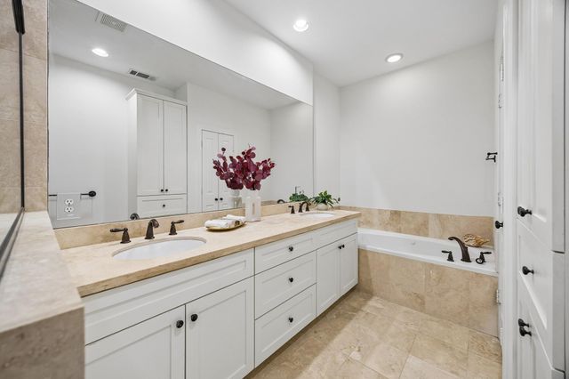 916 Lawrence Street A, Houston, TX 77008